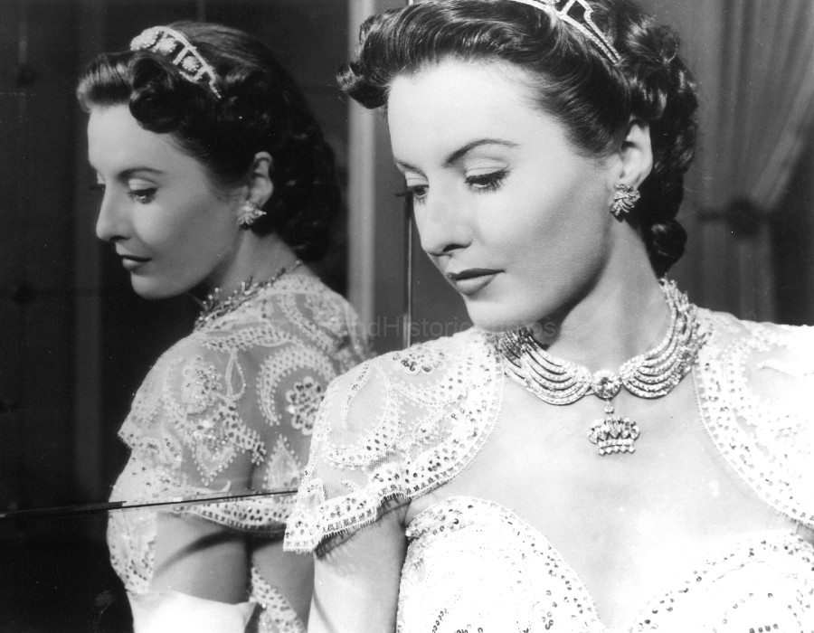 Barbara Stanwyck 1941 WM.jpg